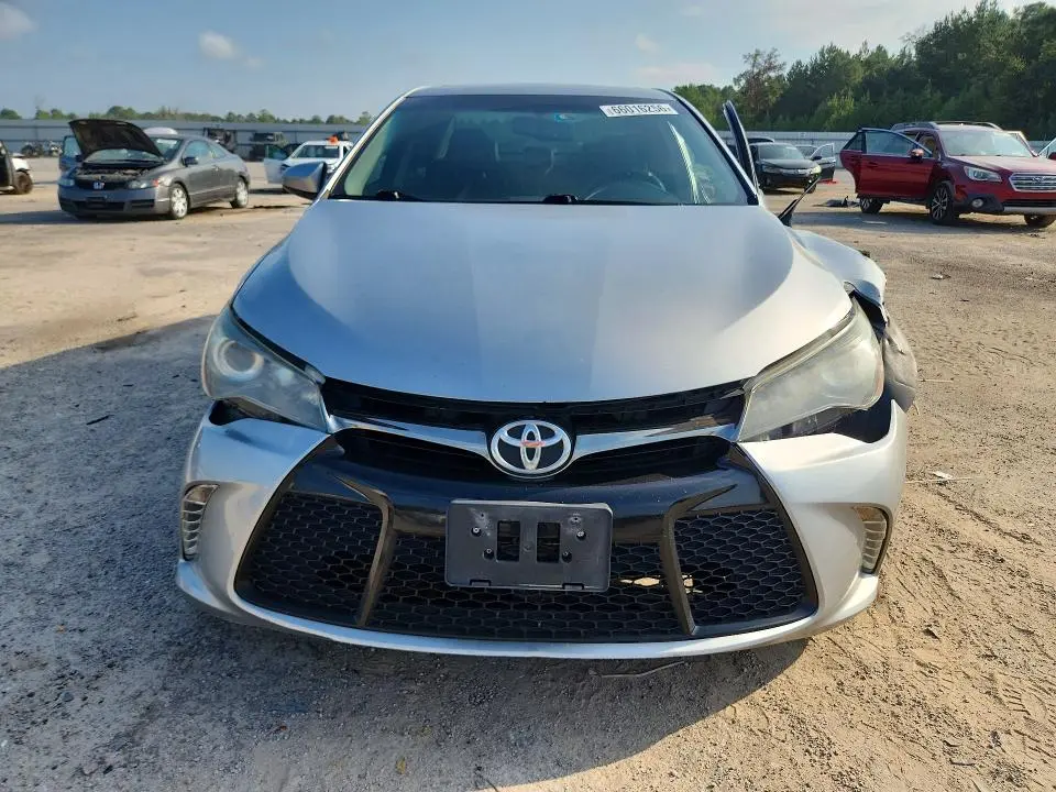 2017 TOYOTA CAMRY SE  
