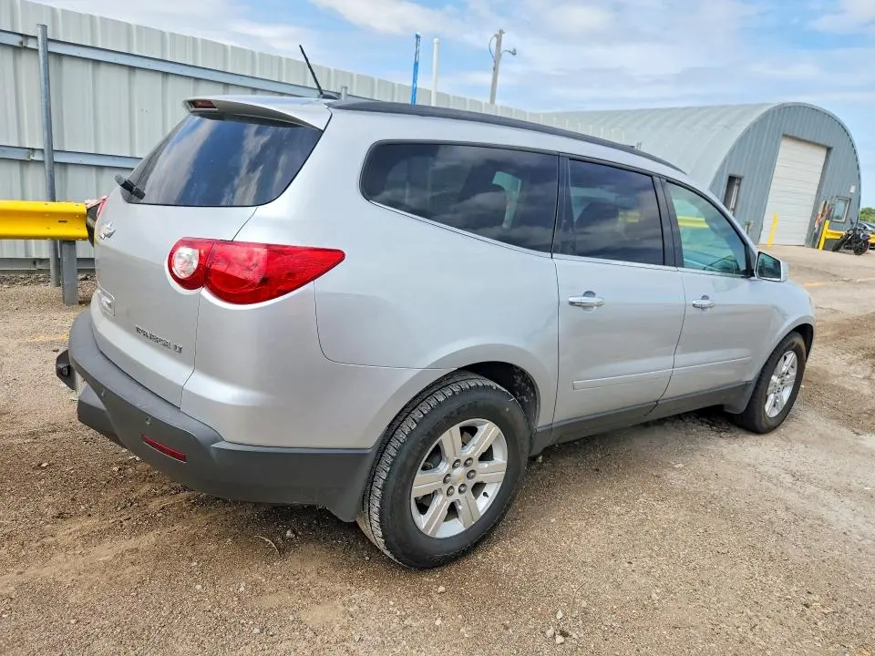 2011 CHEVROLET TRAVERSE LT  