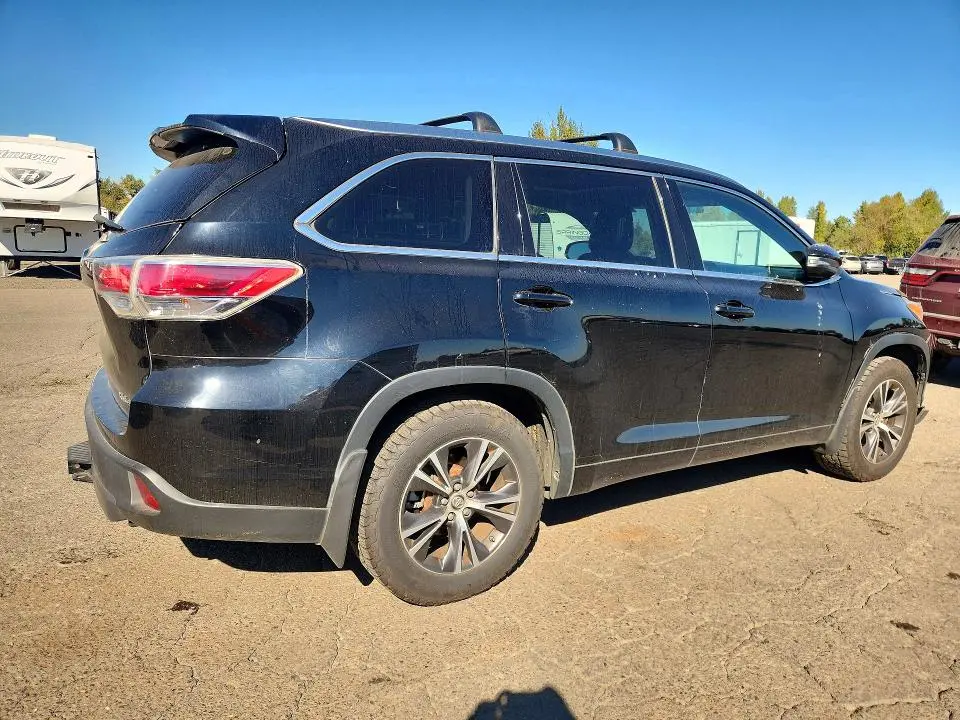2016 TOYOTA HIGHLANDER XLE  