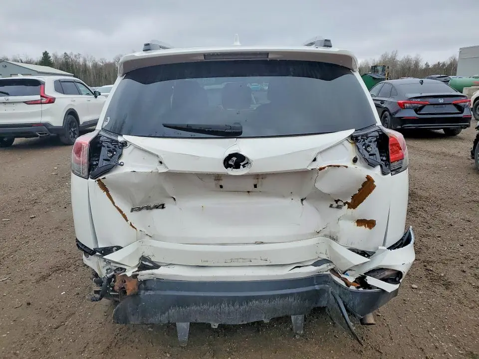 2016 TOYOTA RAV4 LE  