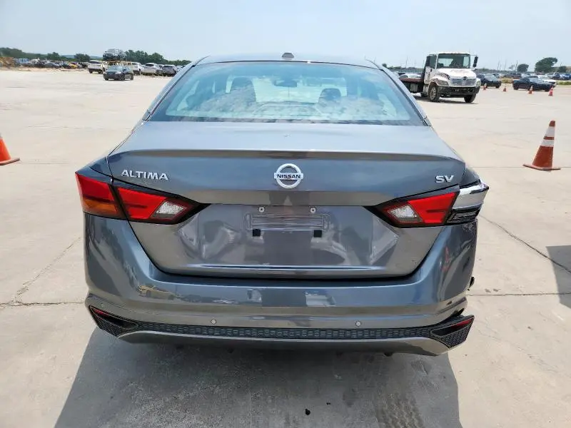 2022 NISSAN ALTIMA SV  