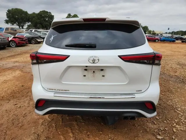 2022 TOYOTA HIGHLANDER XSE  