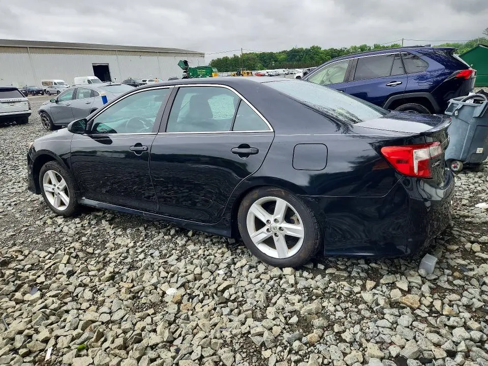 2014 TOYOTA CAMRY SE  