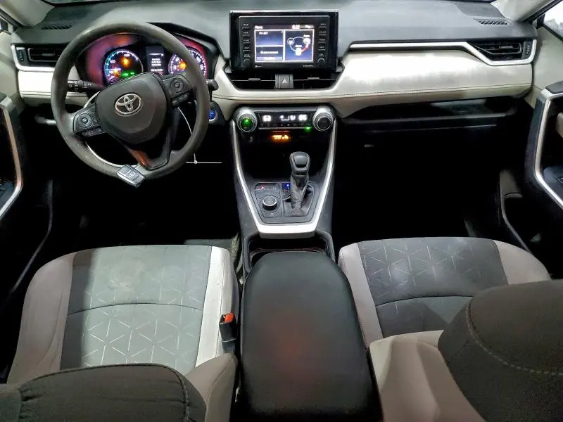 2020 TOYOTA RAV4 XLE  