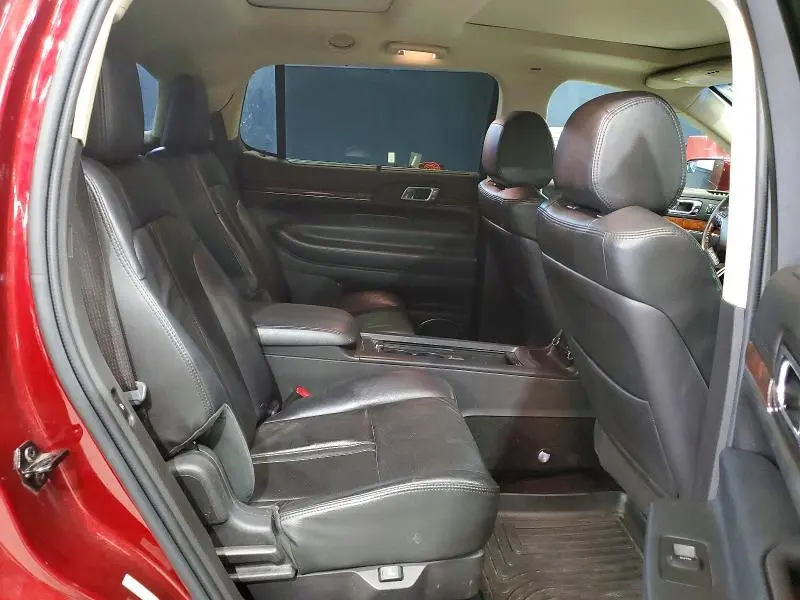 2016 LINCOLN MKT   