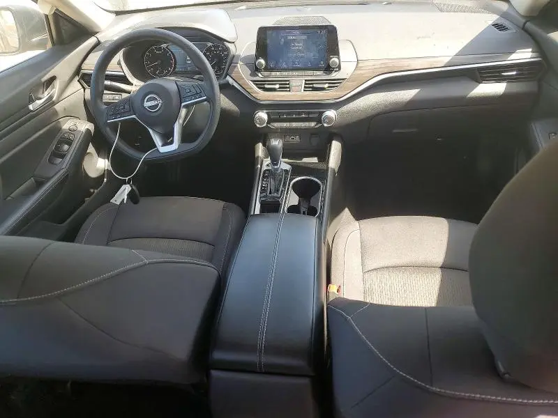 2024 NISSAN ALTIMA SV  