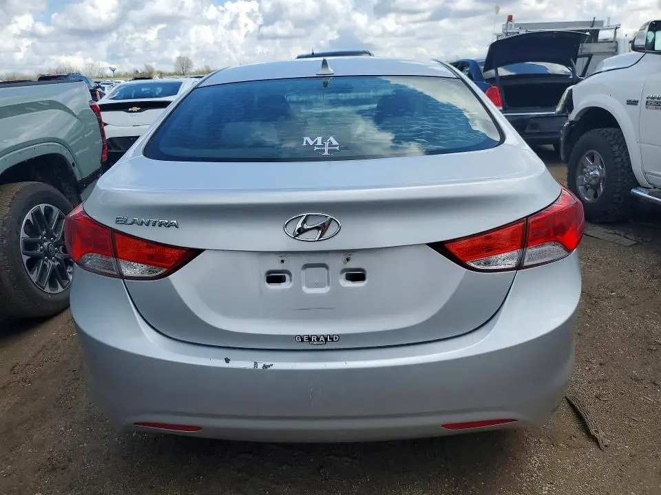 2013 HYUNDAI ELANTRA GLS  