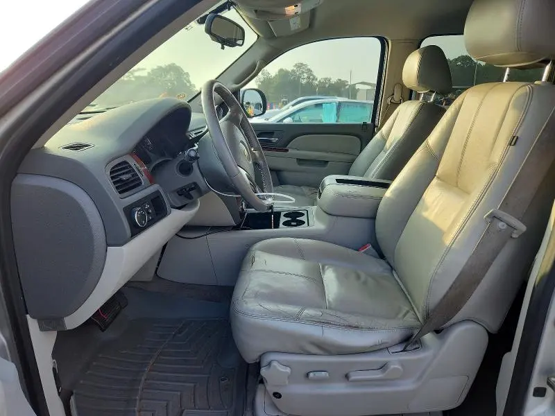 2011 CHEVROLET SUBURBAN C1500 LT  
