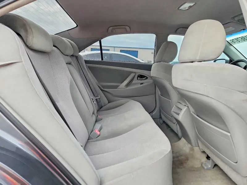 2010 TOYOTA CAMRY LE  