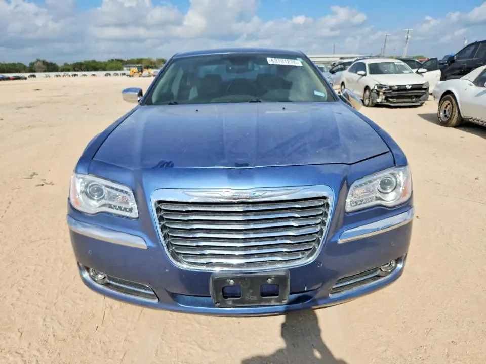 2011 CHRYSLER 300 LIMITED  