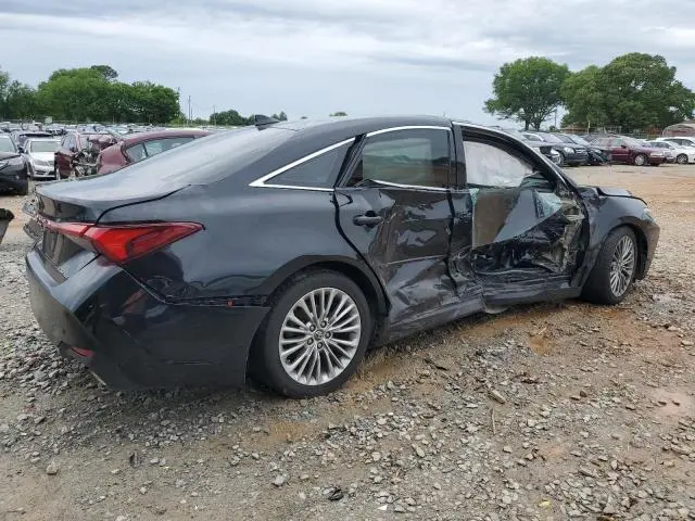 2019 TOYOTA AVALON XLE  
