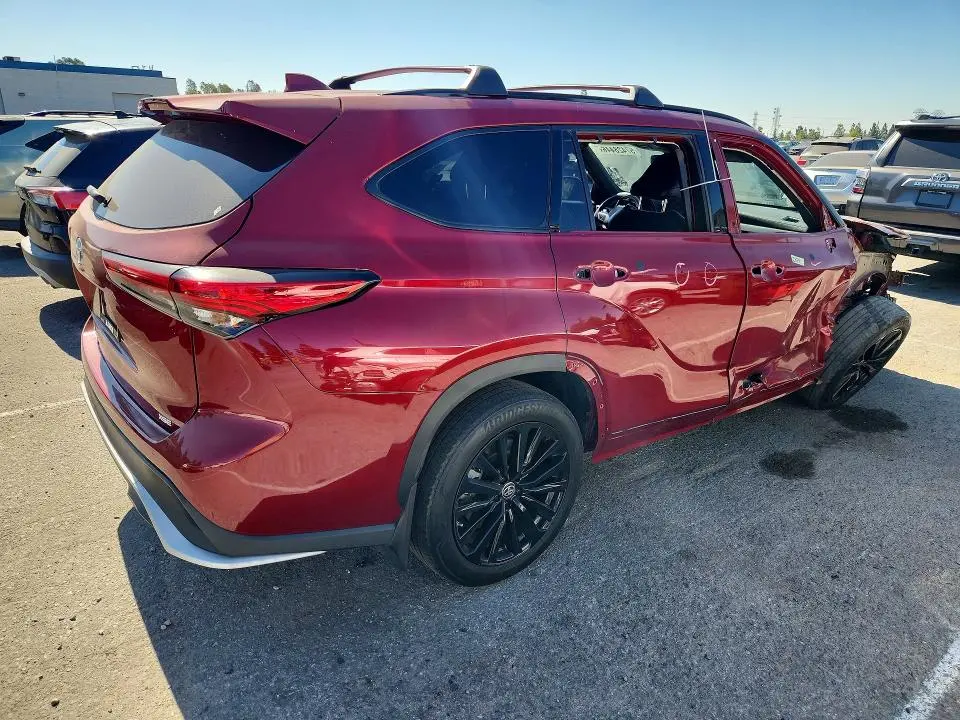 2023 TOYOTA HIGHLANDER XSE  