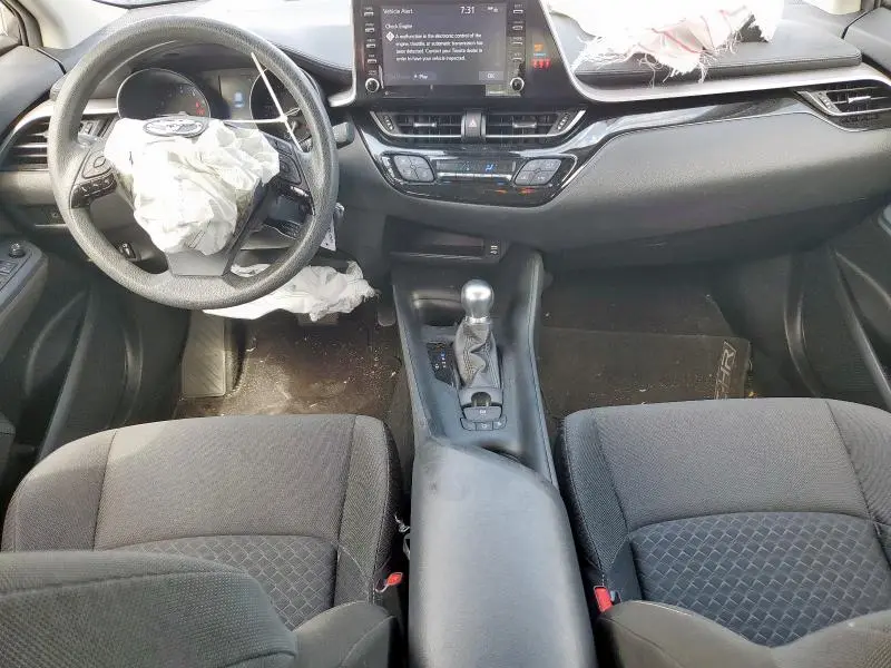 2021 TOYOTA C-HR XLE