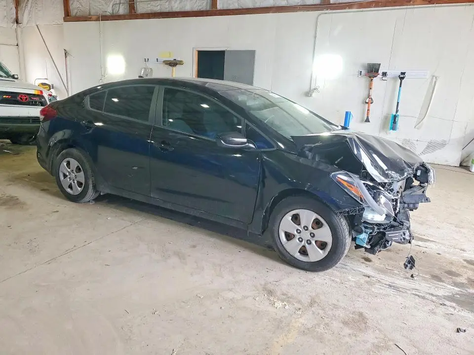 2017 KIA FORTE LX  