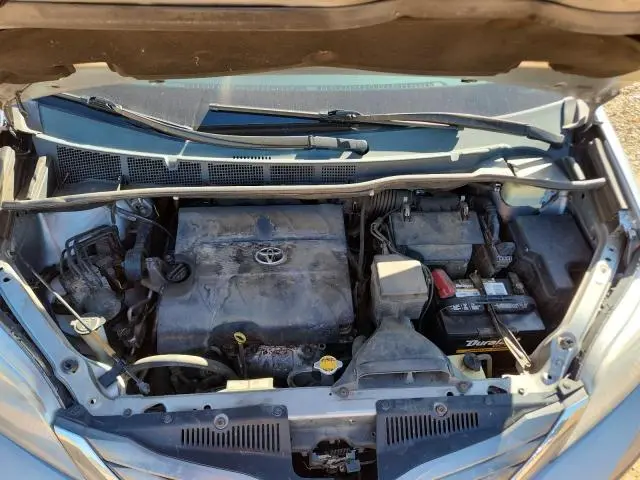 2014 TOYOTA SIENNA XLE  