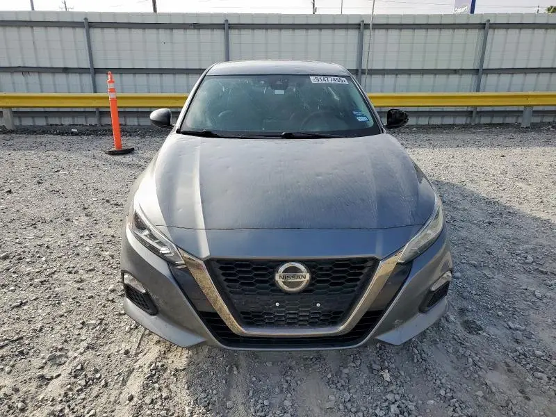 2021 NISSAN ALTIMA SR  