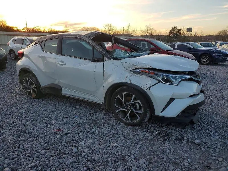 2019 TOYOTA C-HR XLE  