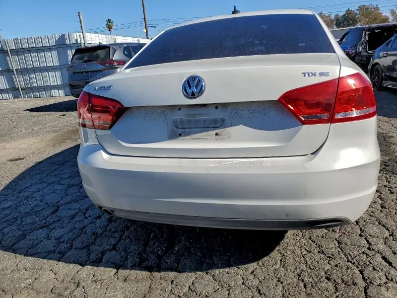 2014 VOLKSWAGEN PASSAT SE  
