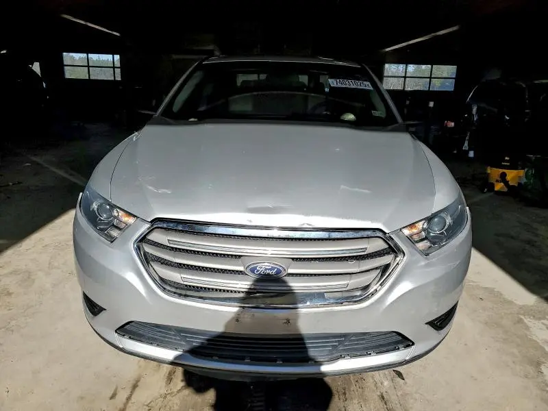 2016 FORD TAURUS SE  