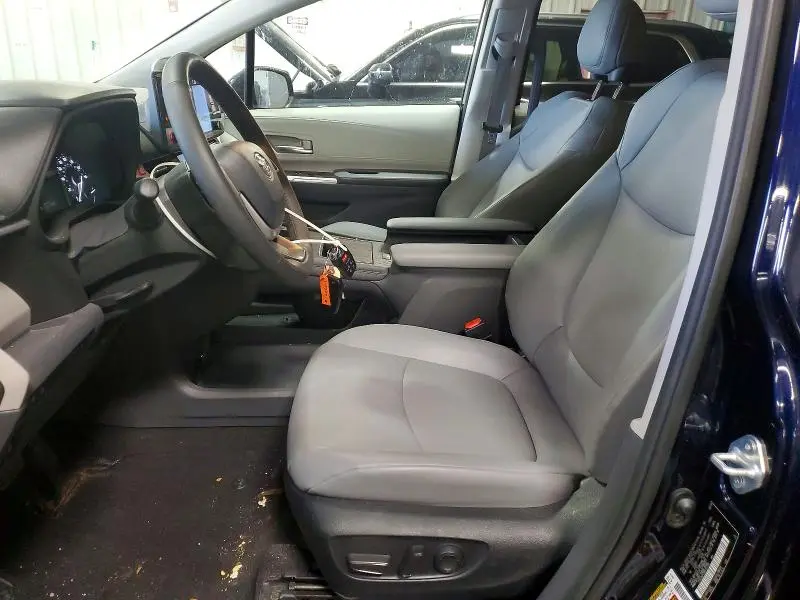 2024 TOYOTA SIENNA XLE 7-PASSENGER  