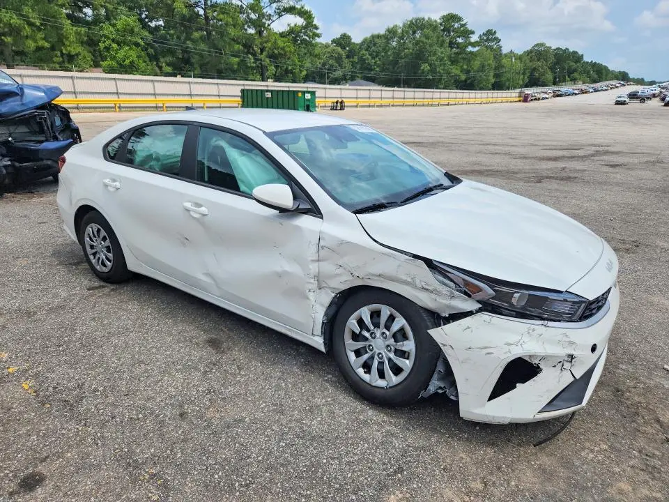 2024 KIA FORTE LX  