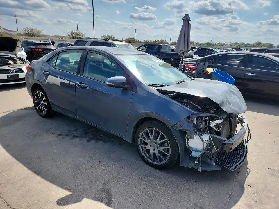 2017 TOYOTA COROLLA SE  