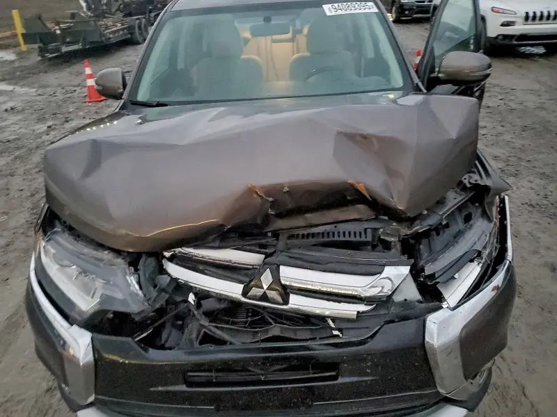 2017 MITSUBISHI OUTLANDER SE  