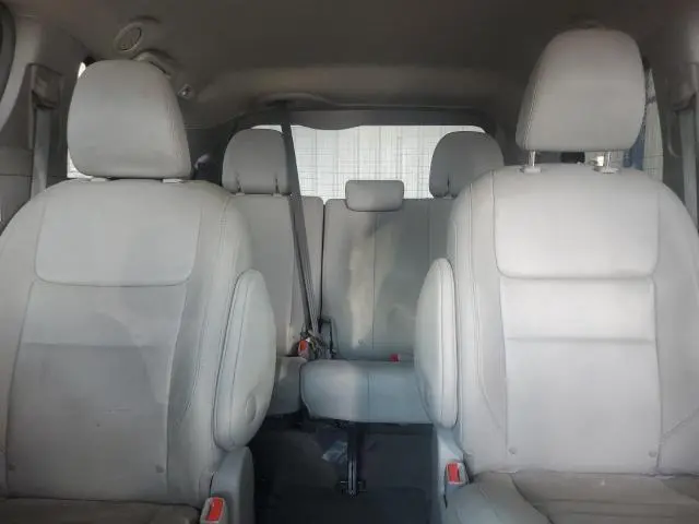 2017 TOYOTA SIENNA XLE  