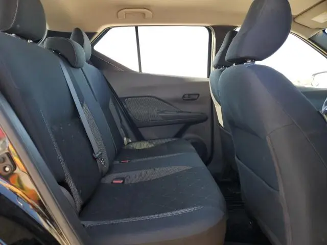 2018 NISSAN KICKS S