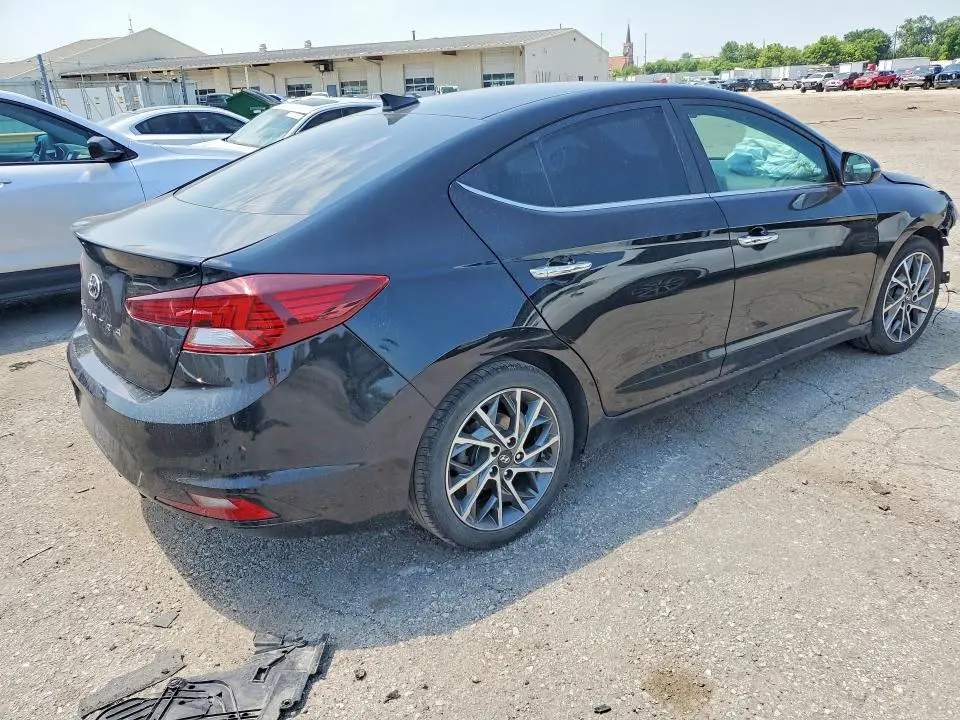 2019 HYUNDAI ELANTRA SE  