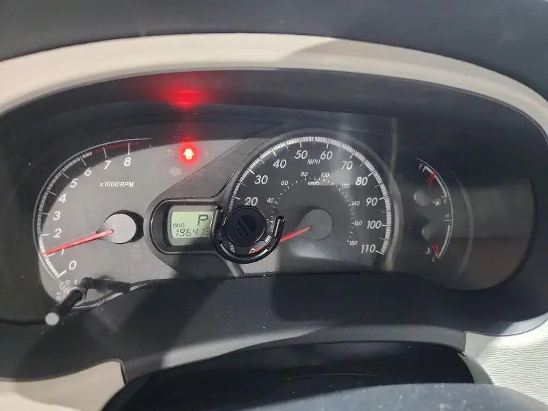 2011 TOYOTA SIENNA LE  