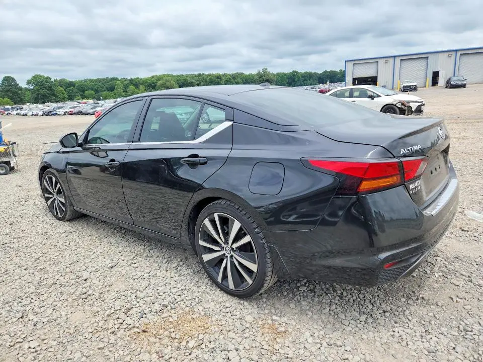 2021 NISSAN ALTIMA SR  