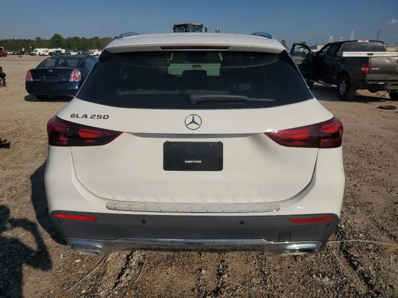 2025 MERCEDES-BENZ GLA 250  
