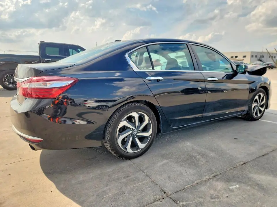 2017 HONDA ACCORD EX  