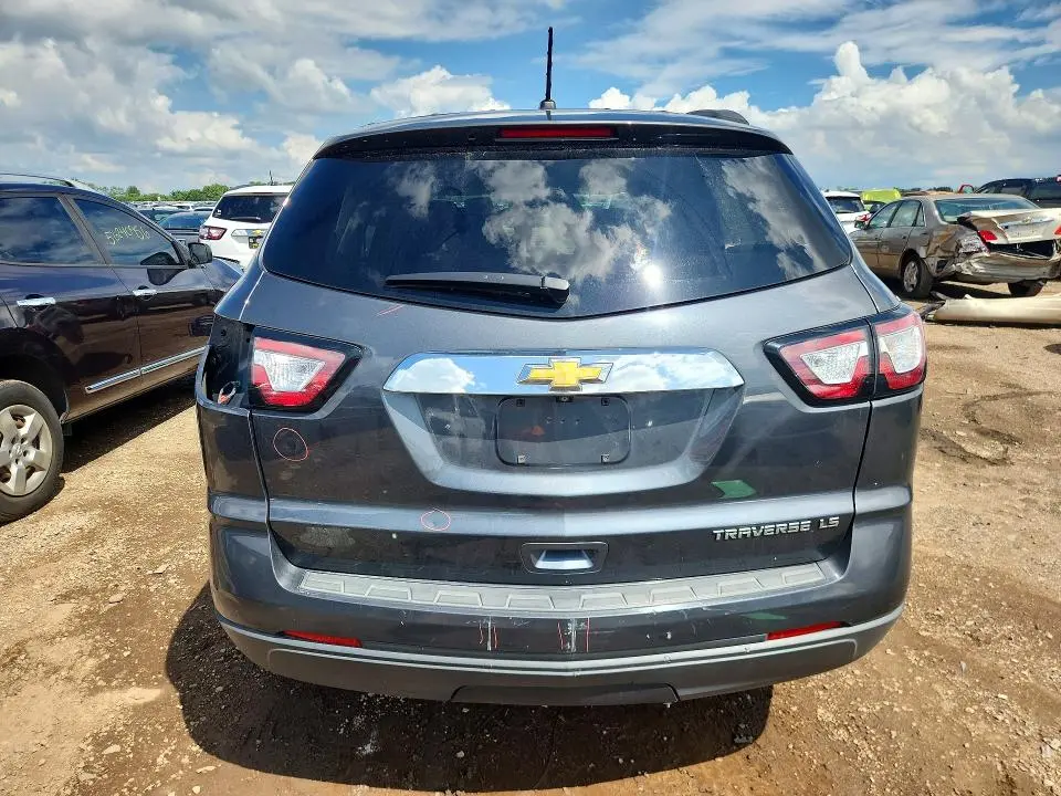 2013 CHEVROLET TRAVERSE LS  