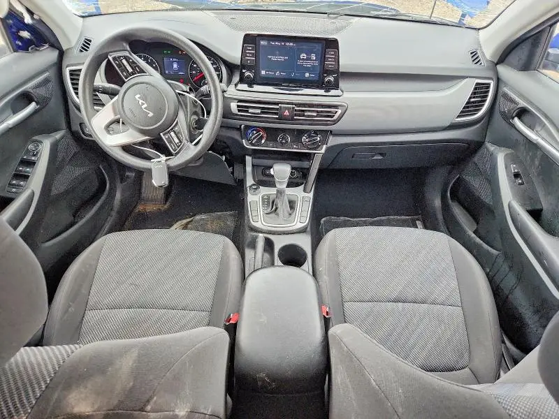 2023 KIA SELTOS LX  