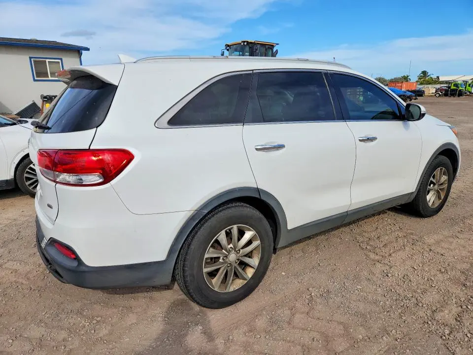 2017 KIA SORENTO LX  