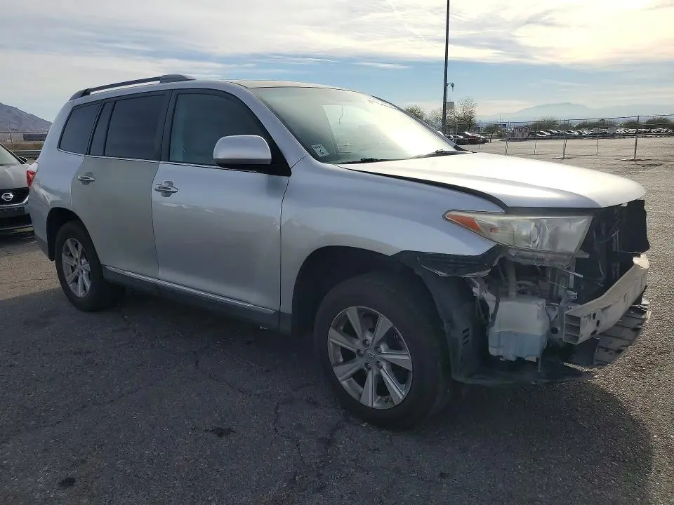 2011 TOYOTA HIGHLANDER BASE  