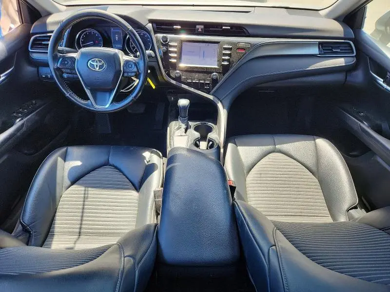 2019 TOYOTA CAMRY SE  