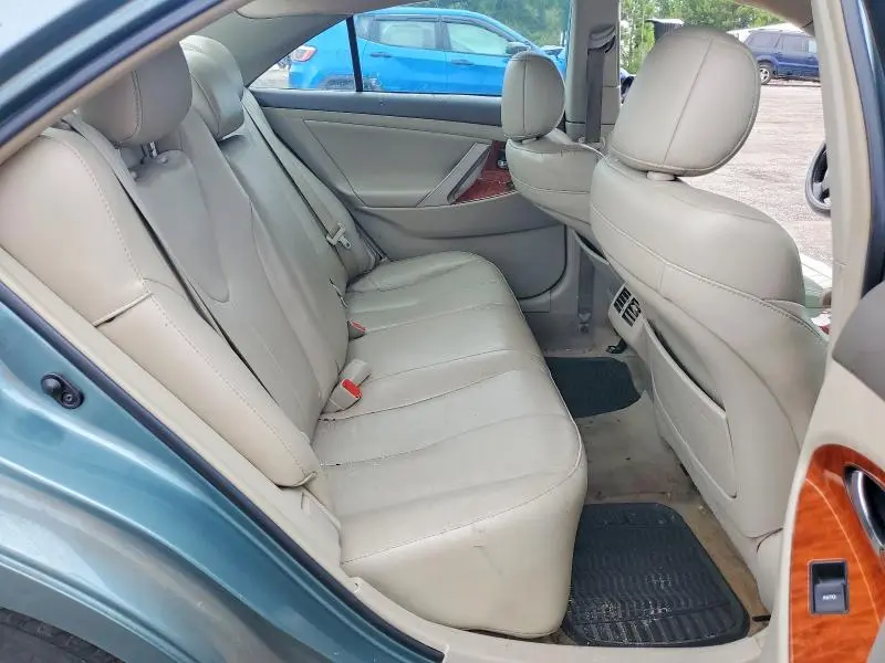 2011 TOYOTA CAMRY XLE  