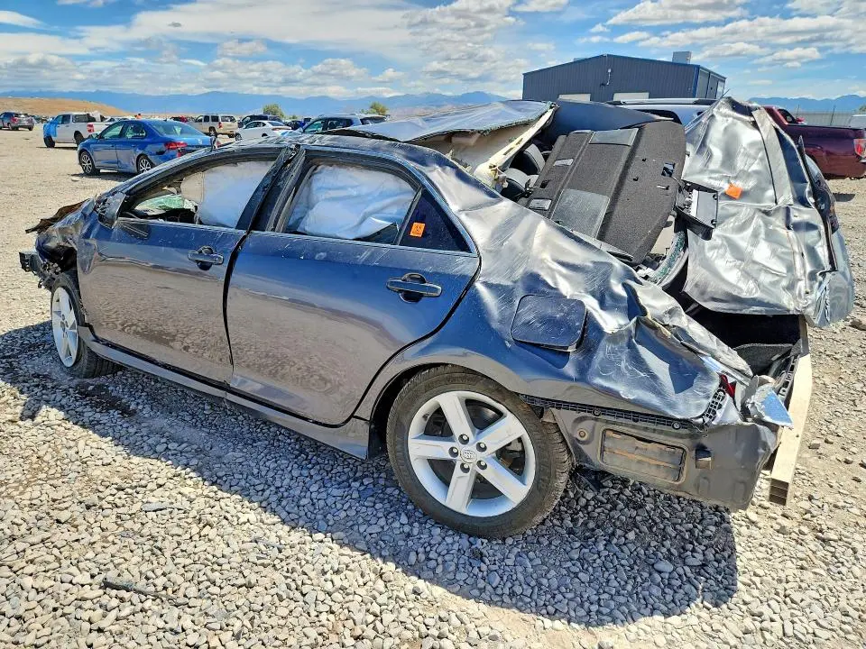 2013 TOYOTA CAMRY SE  