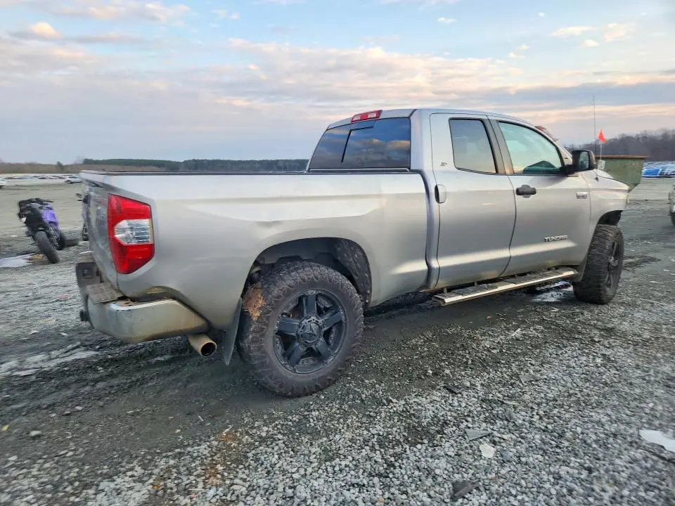 2017 TOYOTA TUNDRA DOUBLE CAB SR5  