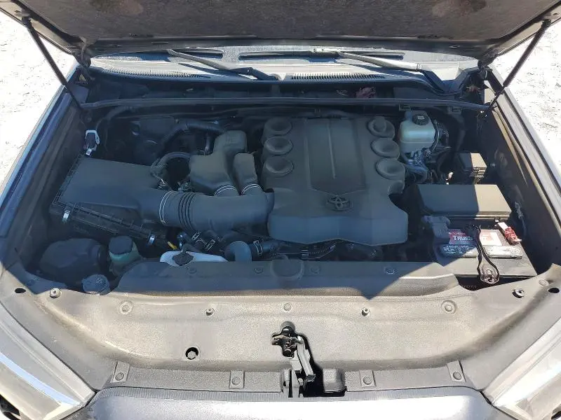2022 TOYOTA 4RUNNER SR5  