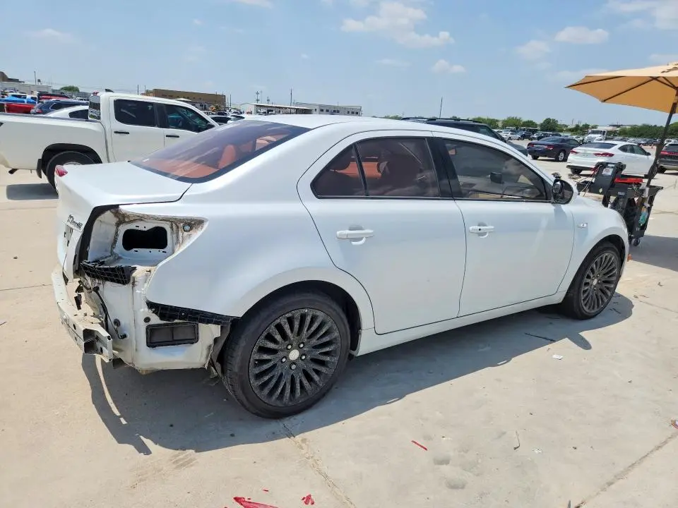2011 SUZUKI KIZASHI SE  
