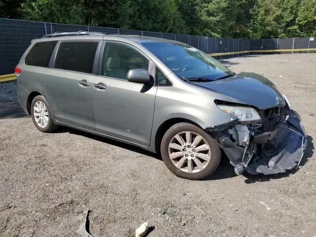 2011 TOYOTA SIENNA XLE  