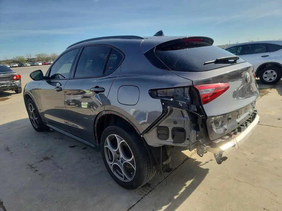 2022 ALFA ROMEO STELVIO   