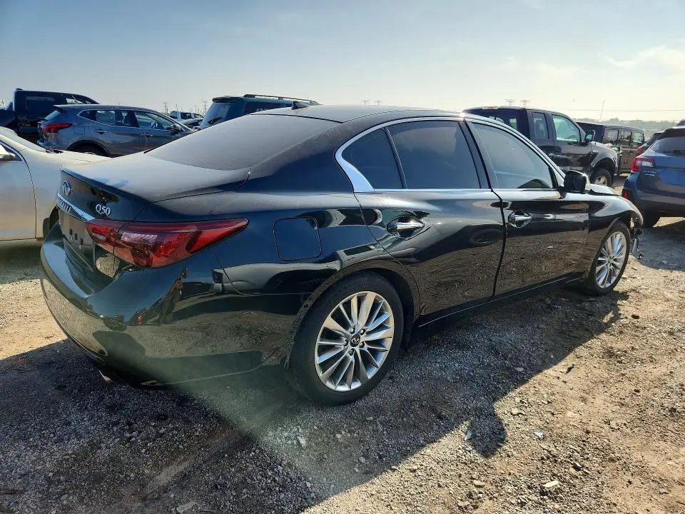 2023 INFINITI Q50 LUXE  