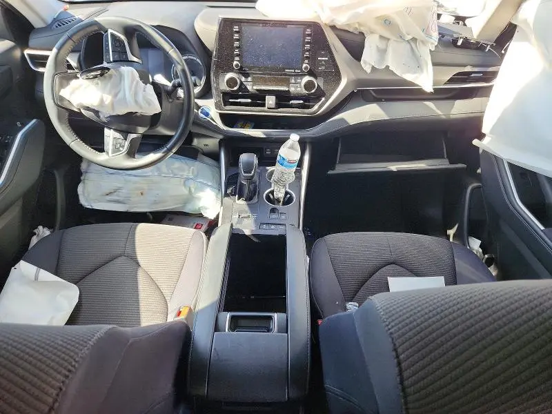2022 TOYOTA HIGHLANDER HYBRID LE  