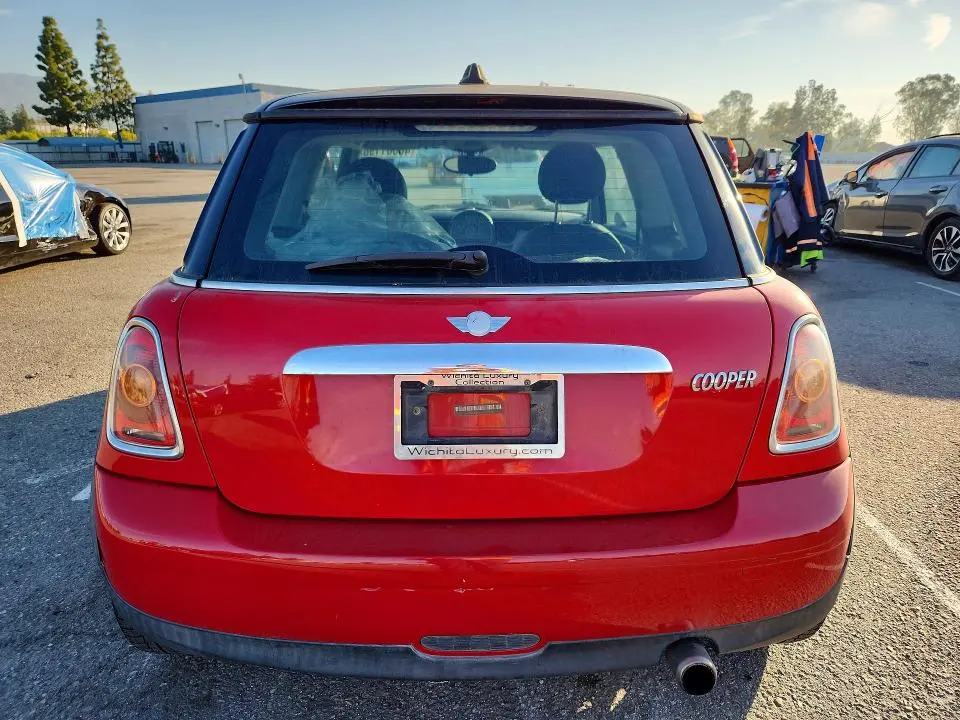 2010 MINI COOPER   