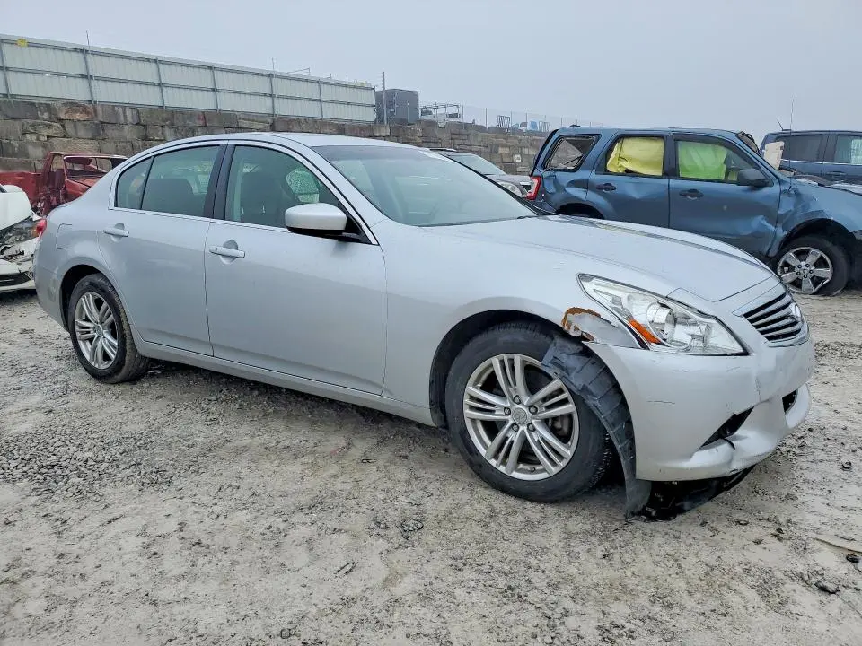 2013 INFINITI G37   